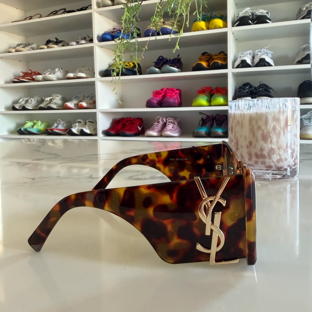 Chunky Tortoiseshell Square Sunglasses - image 4